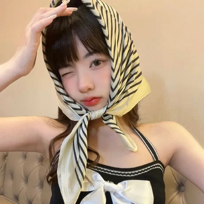 翡翠面具封面