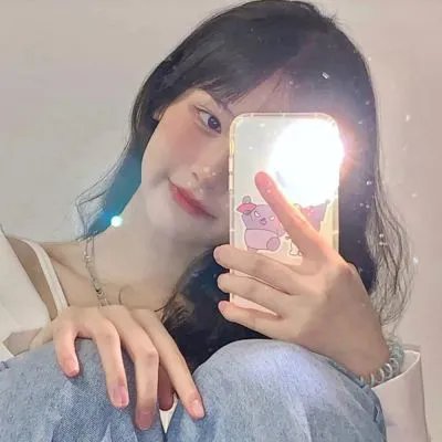 左撇子女孩封面